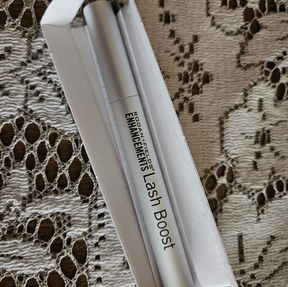 Rodan + Fields Lash Boost Serum - Picture 2 of 3